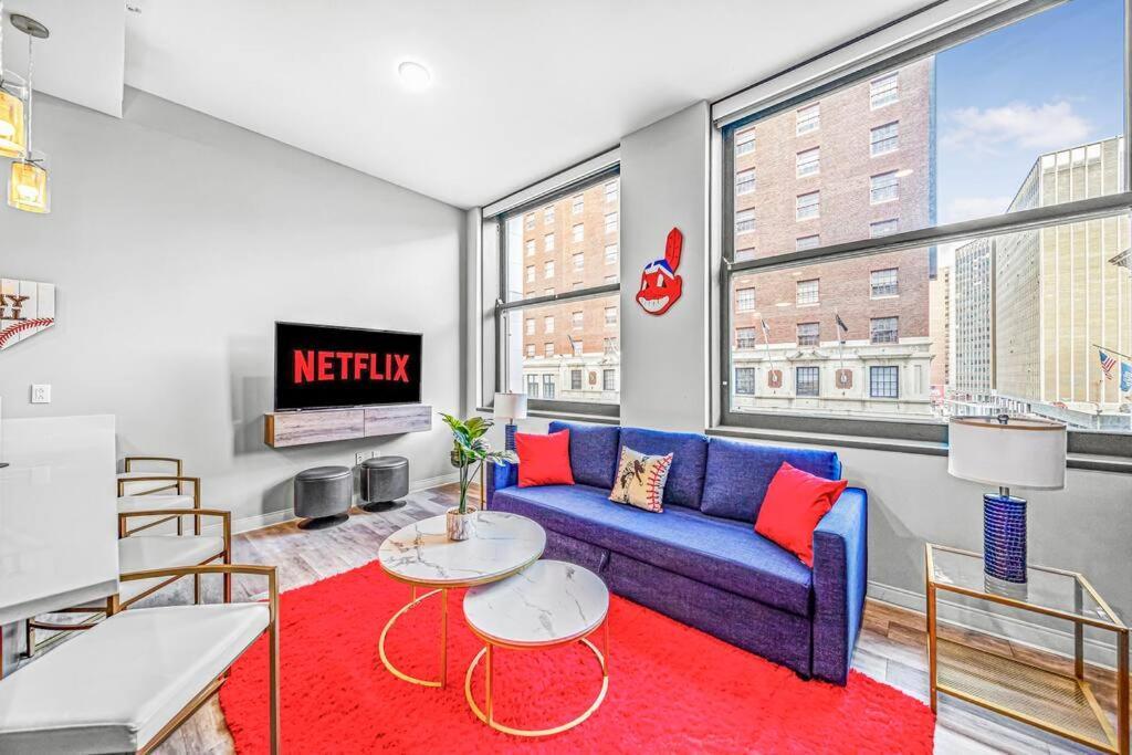 2Br Unit In The Heart Of Dt With View Of Playhouse Square, Pool & Gym Access- 305 Apartment Cleveland Bagian luar foto