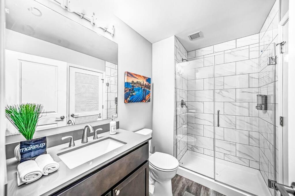 2Br Unit In The Heart Of Dt With View Of Playhouse Square, Pool & Gym Access- 305 Apartment Cleveland Bagian luar foto
