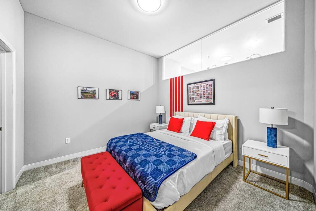 2Br Unit In The Heart Of Dt With View Of Playhouse Square, Pool & Gym Access- 305 Apartment Cleveland Bagian luar foto