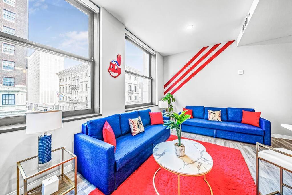 2Br Unit In The Heart Of Dt With View Of Playhouse Square, Pool & Gym Access- 305 Apartment Cleveland Bagian luar foto