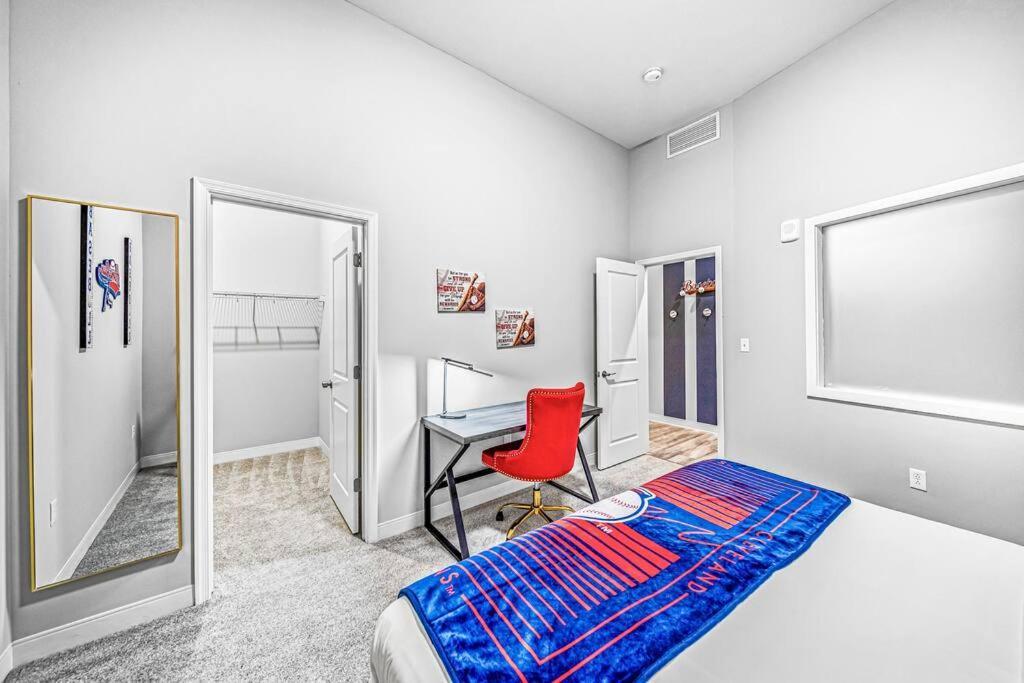 2Br Unit In The Heart Of Dt With View Of Playhouse Square, Pool & Gym Access- 305 Apartment Cleveland Bagian luar foto