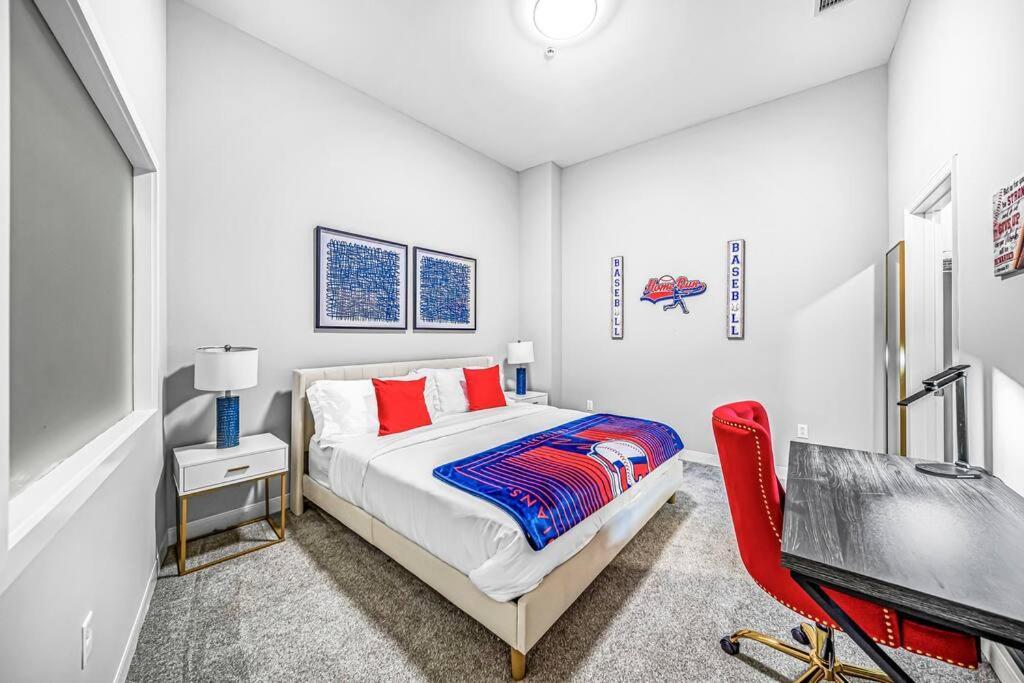 2Br Unit In The Heart Of Dt With View Of Playhouse Square, Pool & Gym Access- 305 Apartment Cleveland Bagian luar foto